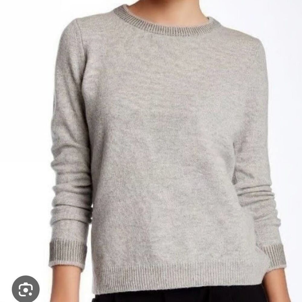 Vince Women's Gray Crewneck foil collar Pullover Sweater Size M Long Sleeve Casu